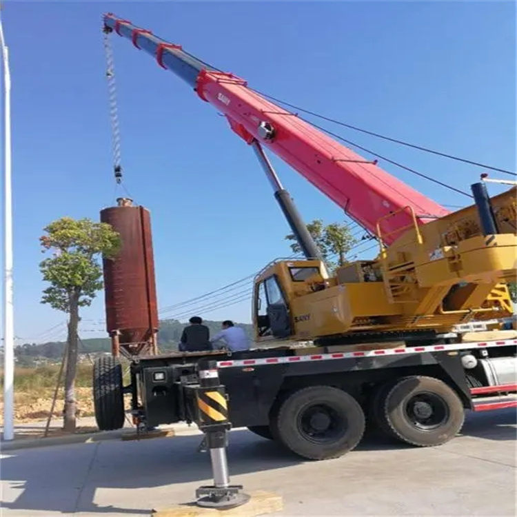 防城80吨吊车出租多少钱